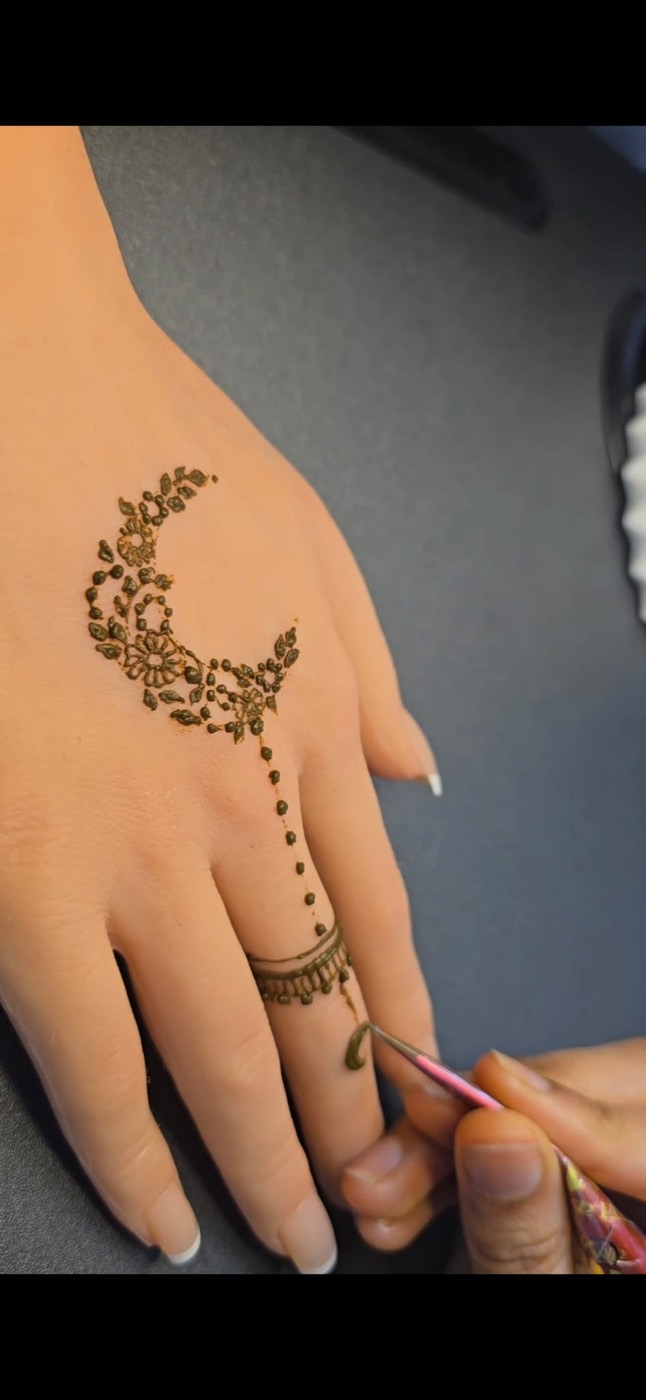 Henna portfolio image 24