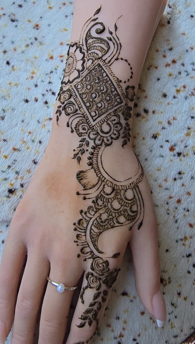 Henna portfolio image 26